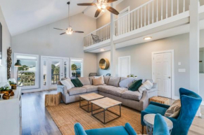 Modern, 3 BR Private House within Walking Distance to the Beach!